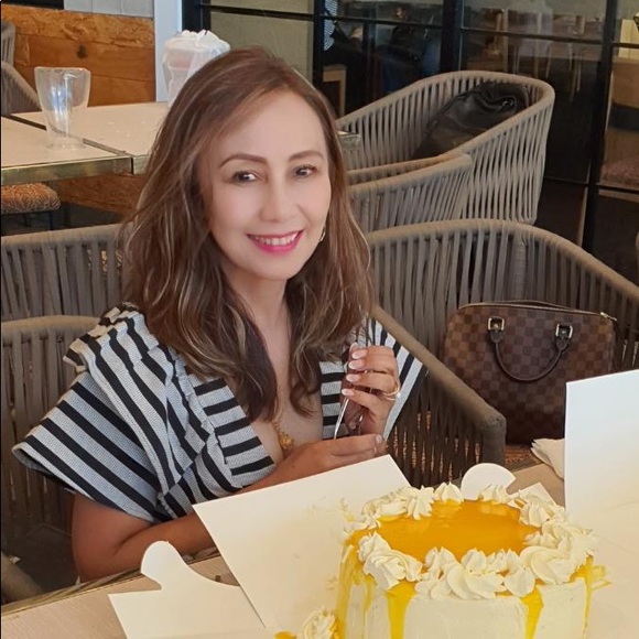 Meet your Posher, Sheila - Picture 1 of 1